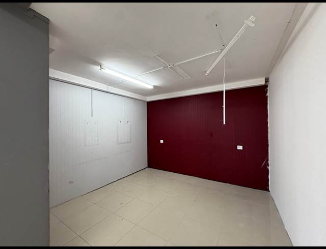 475M² SHOWROOM TO LET IN PAARDEN EILAND