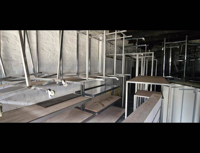 300M² BUILDING TO LET IN VILLAGE DEEP
