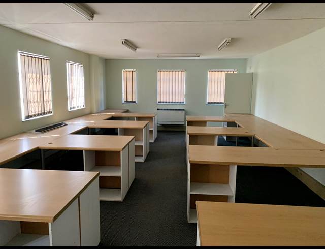 1,177M² OFFICE TO LET IN SPARTAN