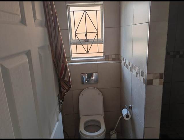 2 BEDROOM PROPERTY TO RENT IN OVERPORT