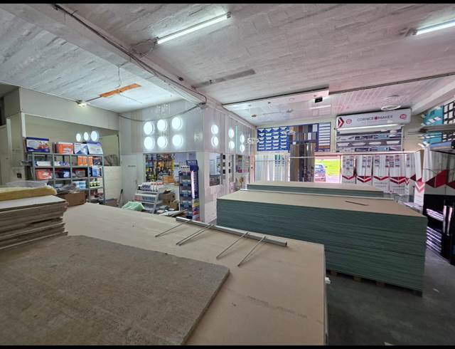 700M² RETAIL TO LET IN STRAND CENTRAL