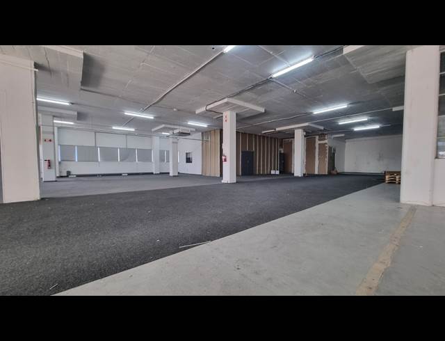 850M² WAREHOUSE TO LET IN SALT RIVER