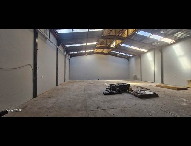 400M² WAREHOUSE TO LET IN FORDSBURG