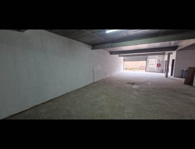415M² WAREHOUSE TO LET IN TROYEVILLE