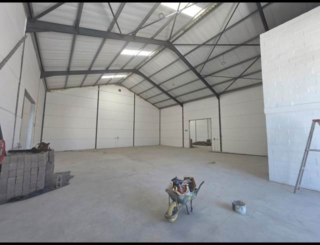 353M² WAREHOUSE TO LET IN FIRGROVE