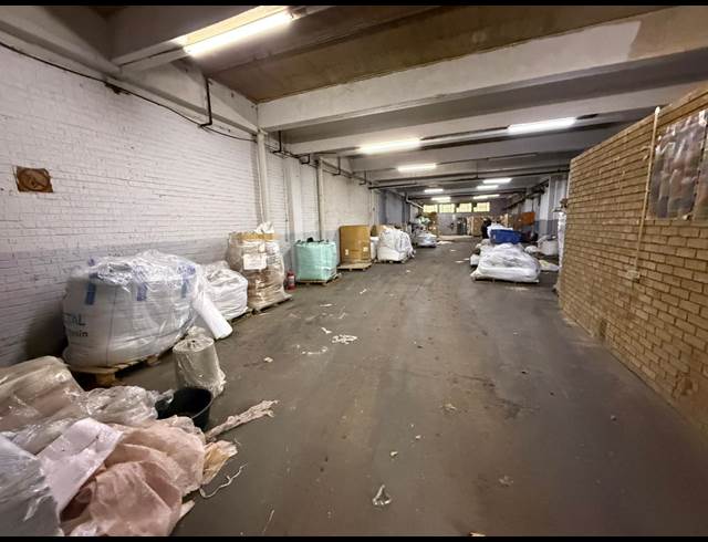 380M² WAREHOUSE TO LET IN INDUSTRIA WEST