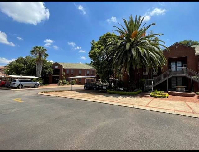 BUSINESS PROPERTY TO RENT IN DIE HOEWES