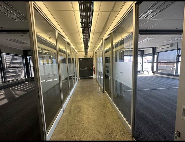 1,000M² OFFICE TO LET IN WOODSTOCK