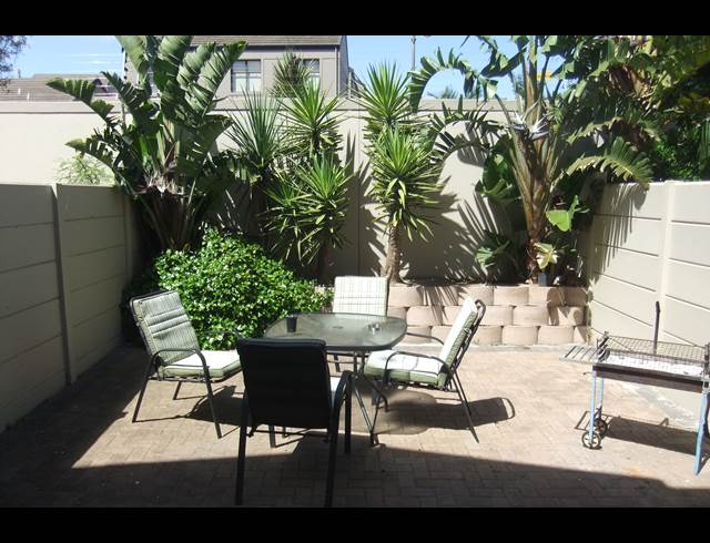 2 bed property to rent in KAAPSIG