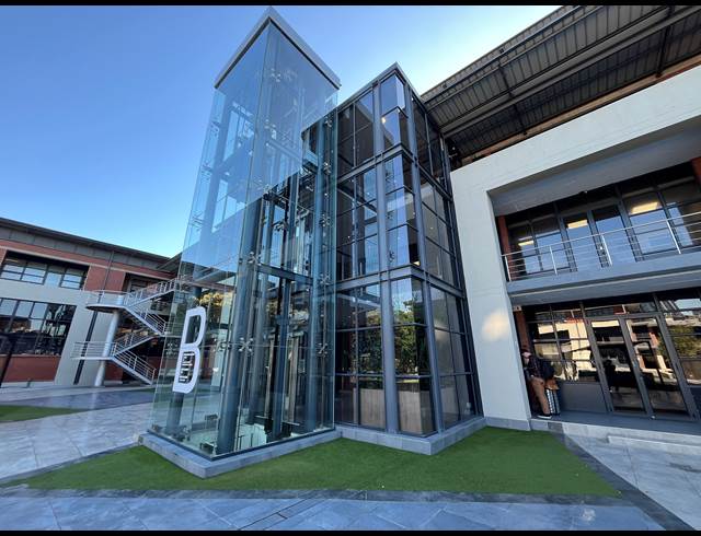 107M² OFFICE TO LET IN OBSERVATORY