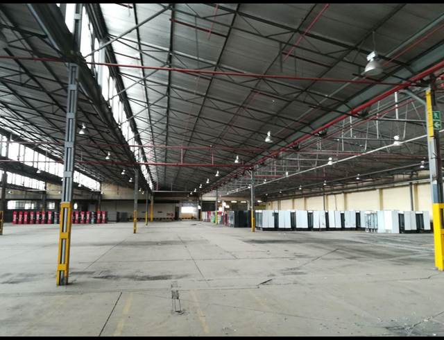 12,900M² WAREHOUSE TO LET IN BENROSE