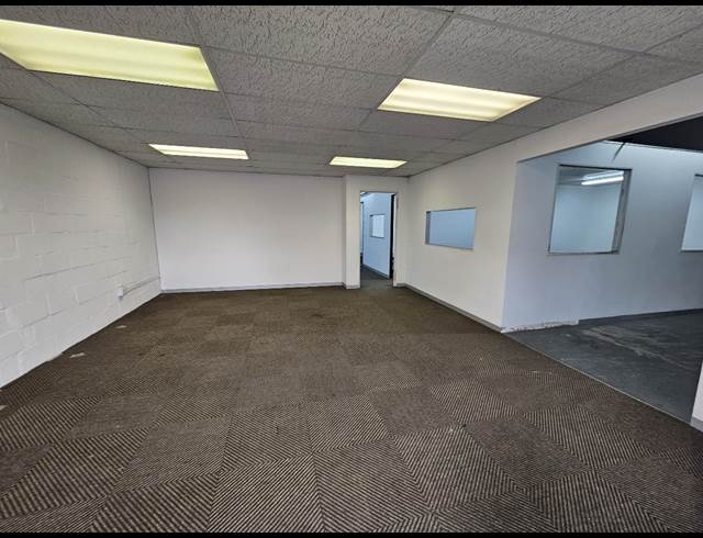 410.49M² WAREHOUSE TO LET IN EPPING INDUSTRIAL