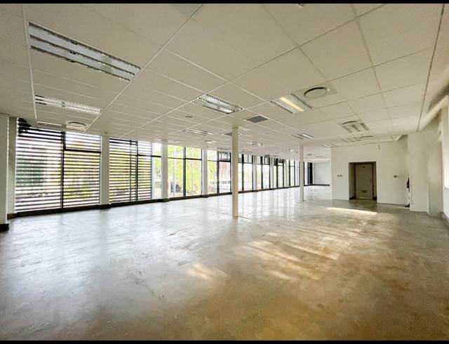 304M² OFFICE TO LET IN WESTVILLE