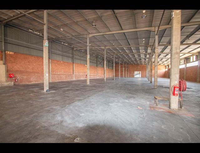 4,160M² WAREHOUSE TO LET IN KYA SANDS