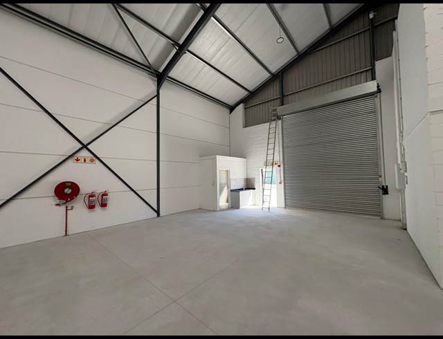 353M² WAREHOUSE TO LET IN FIRGROVE