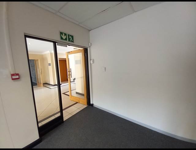 245M² OFFICE TO LET IN BRYANSTON