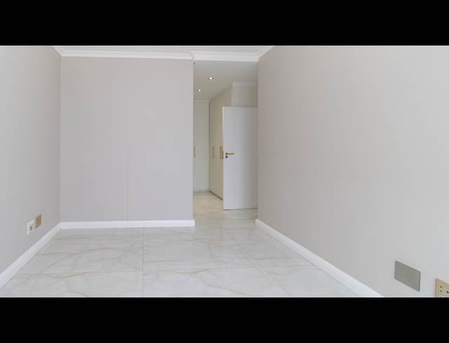 2 BEDROOM APARTMENT TO LET IN BEACHFRONT