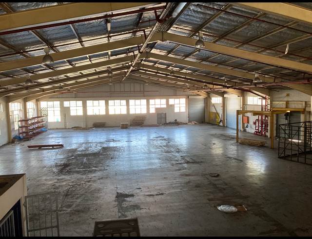 1,630M² WAREHOUSE TO LET IN WESTMEAD