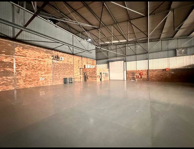 2,805M² WAREHOUSE TO LET IN ORMONDE