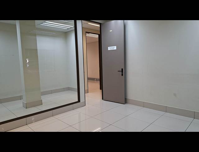 117M² OFFICE TO LET IN SONHEUWEL