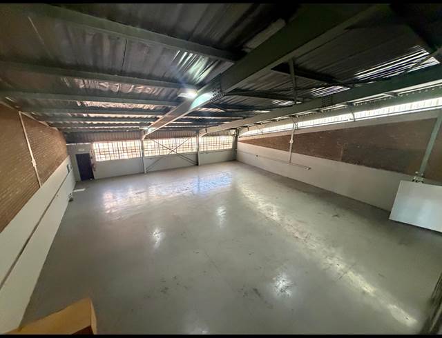 391M² WAREHOUSE TO LET IN HALFWAY HOUSE