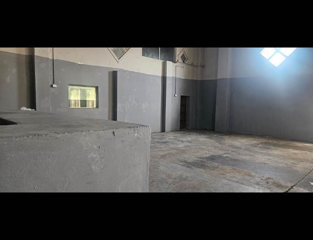 640M² WAREHOUSE TO LET IN PHOENIX INDUSTRIAL