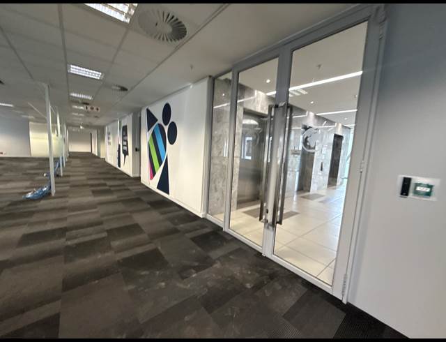 1,742M² OFFICE TO LET IN SANDTON CENTRAL