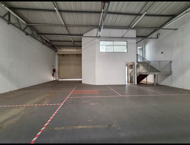 250M² WAREHOUSE TO LET IN ALLANDALE