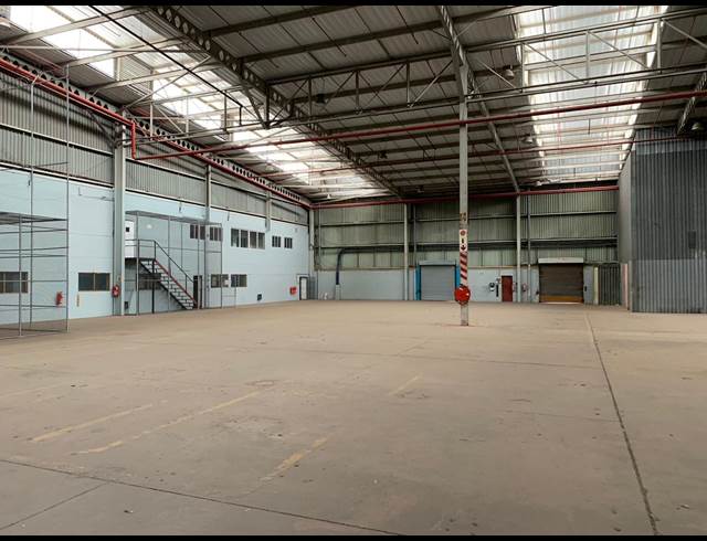 6,544M² WAREHOUSE TO LET IN UNION