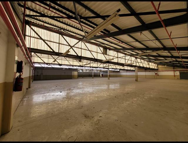 2,200M² WAREHOUSE TO LET IN ATLANTIS INDUSTRIAL