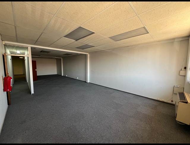 175M² OFFICE TO LET IN STRIJDOMPARK