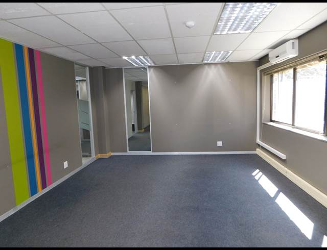 878M² OFFICE TO LET IN FERNDALE
