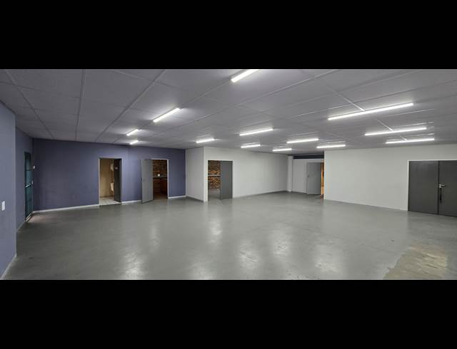 410M² WAREHOUSE TO LET IN STORMILL