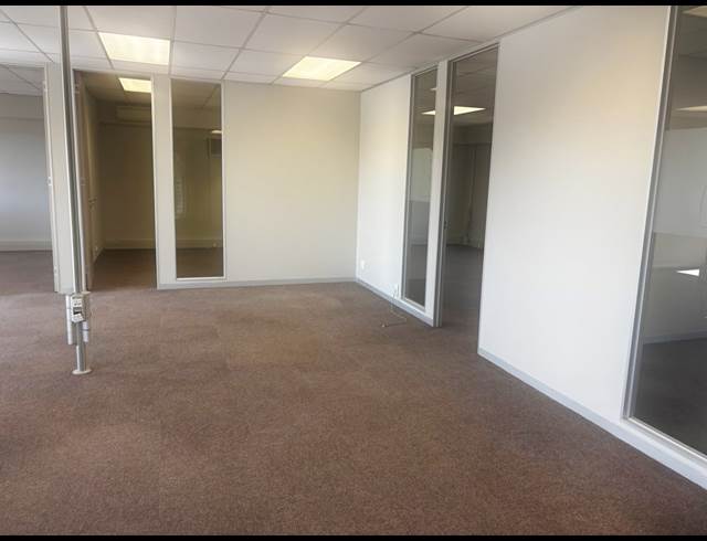 259M² BUILDING TO LET IN FOURWAYS