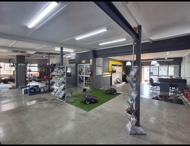 1,420M² WORKSHOP TO LET IN ARCADIA