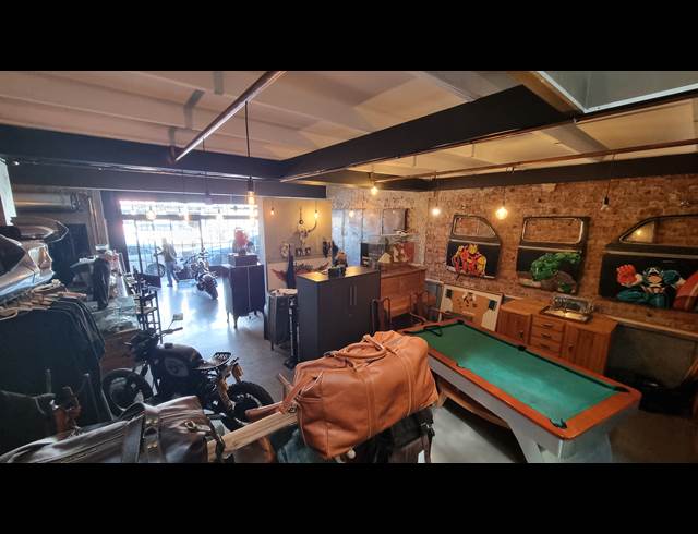 75M² BUSINESS TO LET IN WOODSTOCK