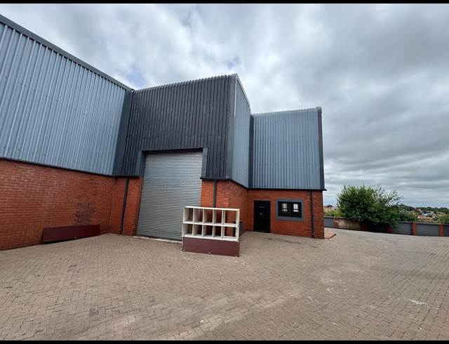 189M² WAREHOUSE TO LET IN CLAYVILLE
