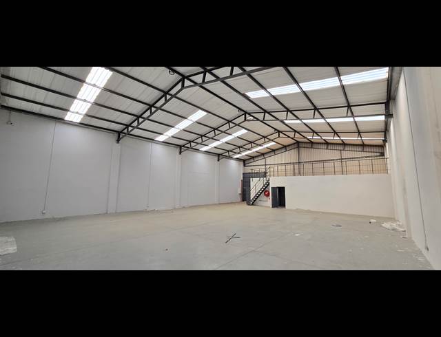 435M² WAREHOUSE TO LET IN COSMO BUSINESS PARK