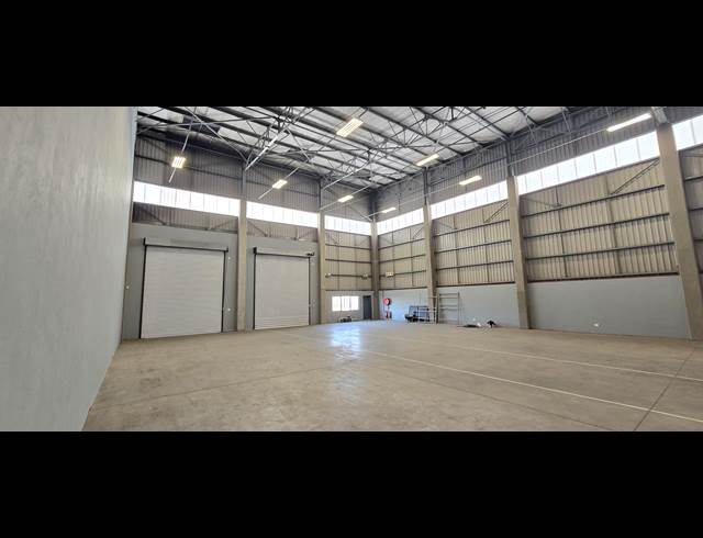 2,244M² WAREHOUSE TO LET IN LANSERIA