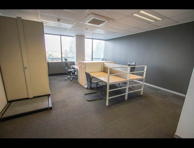 1,388M² OFFICE TO LET IN SANDTON CENTRAL