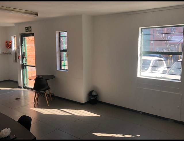 270M² WAREHOUSE RENTED IN STRIJDOMPARK