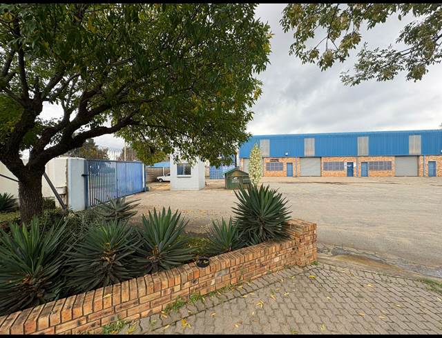 527M² WAREHOUSE TO LET IN KNIGHTS