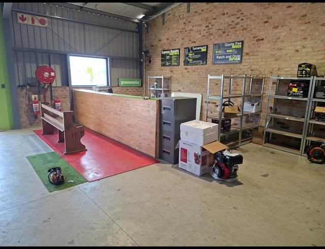 457M² WAREHOUSE TO LET IN RIVERSIDE PARK