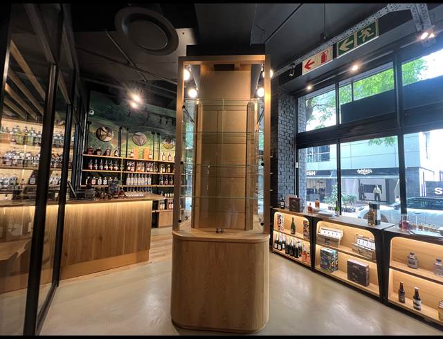 95M² RETAIL TO LET IN ROSEBANK