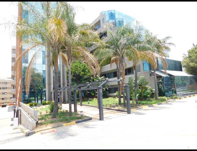 2,000M² OFFICE TO LET IN FERNDALE