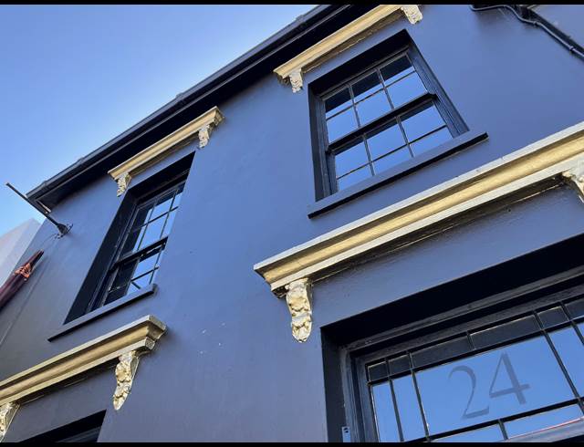 195M² BUILDING TO LET IN GARDENS