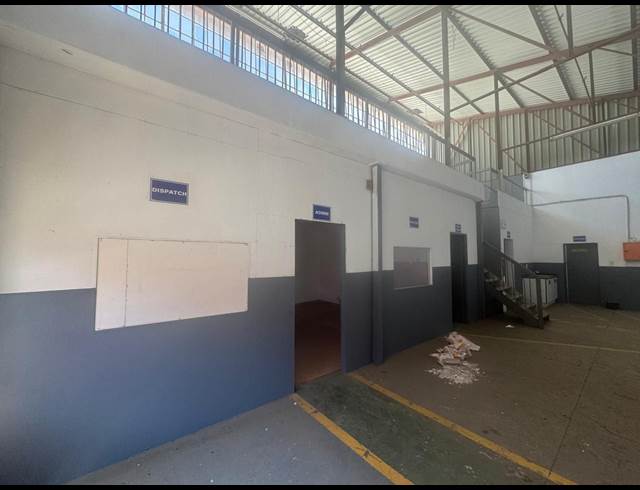 172M² WAREHOUSE TO LET IN STEELEDALE