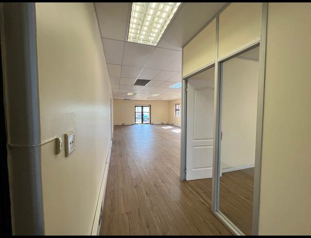 125M² OFFICE TO LET IN HIGHVELD