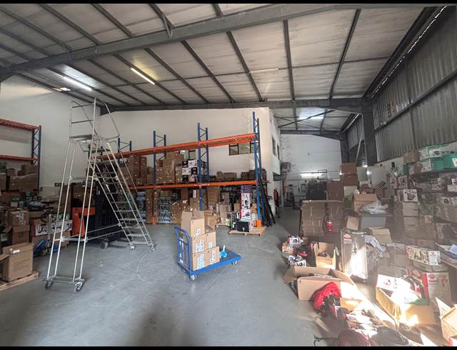 726M² WAREHOUSE TO LET IN RIVERHORSE VALLEY