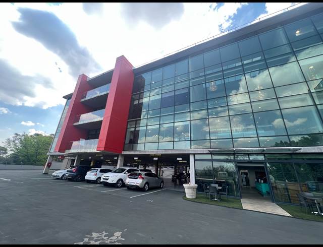 290M² OFFICE TO LET IN HYDE PARK